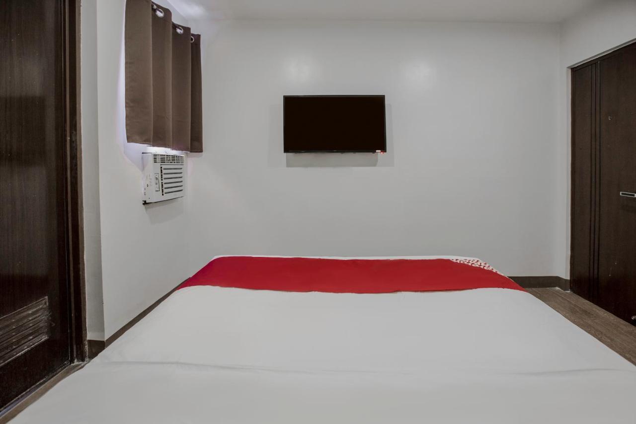 Oyo 637 Fox Hotel Quezon City Extérieur photo