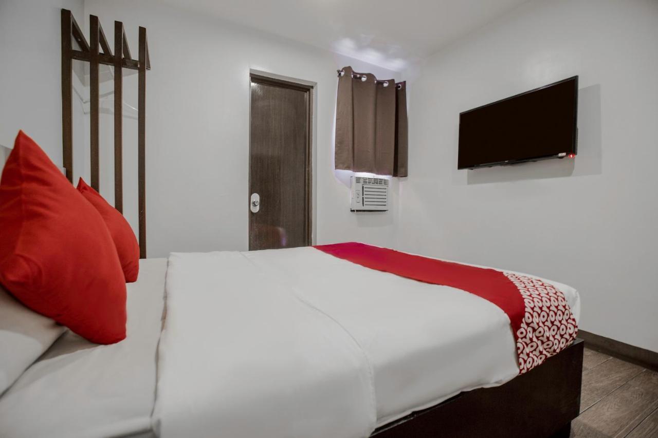 Oyo 637 Fox Hotel Quezon City Extérieur photo