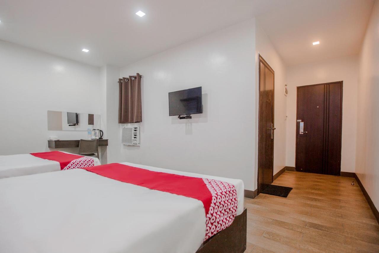 Oyo 637 Fox Hotel Quezon City Extérieur photo