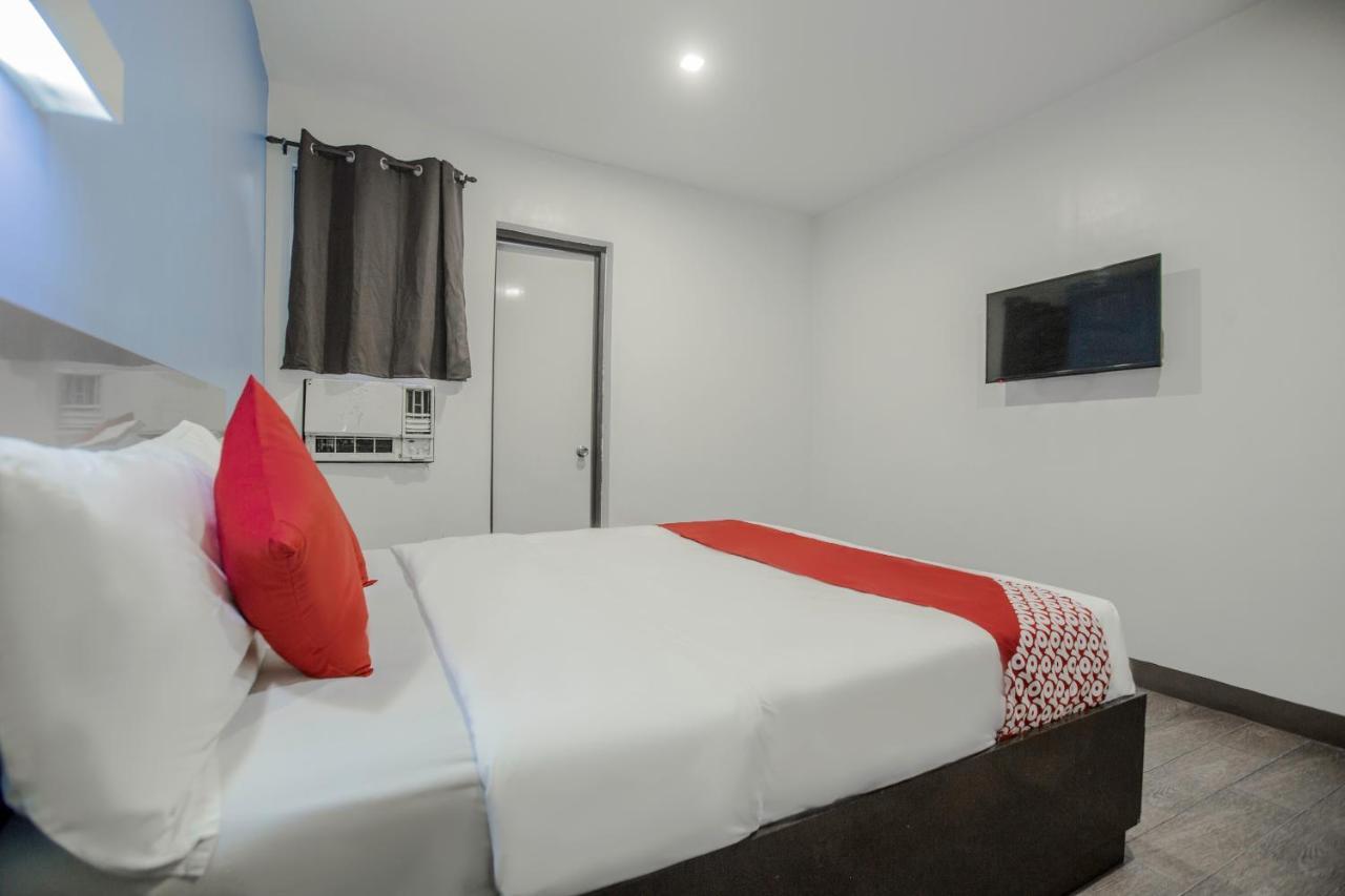 Oyo 637 Fox Hotel Quezon City Extérieur photo