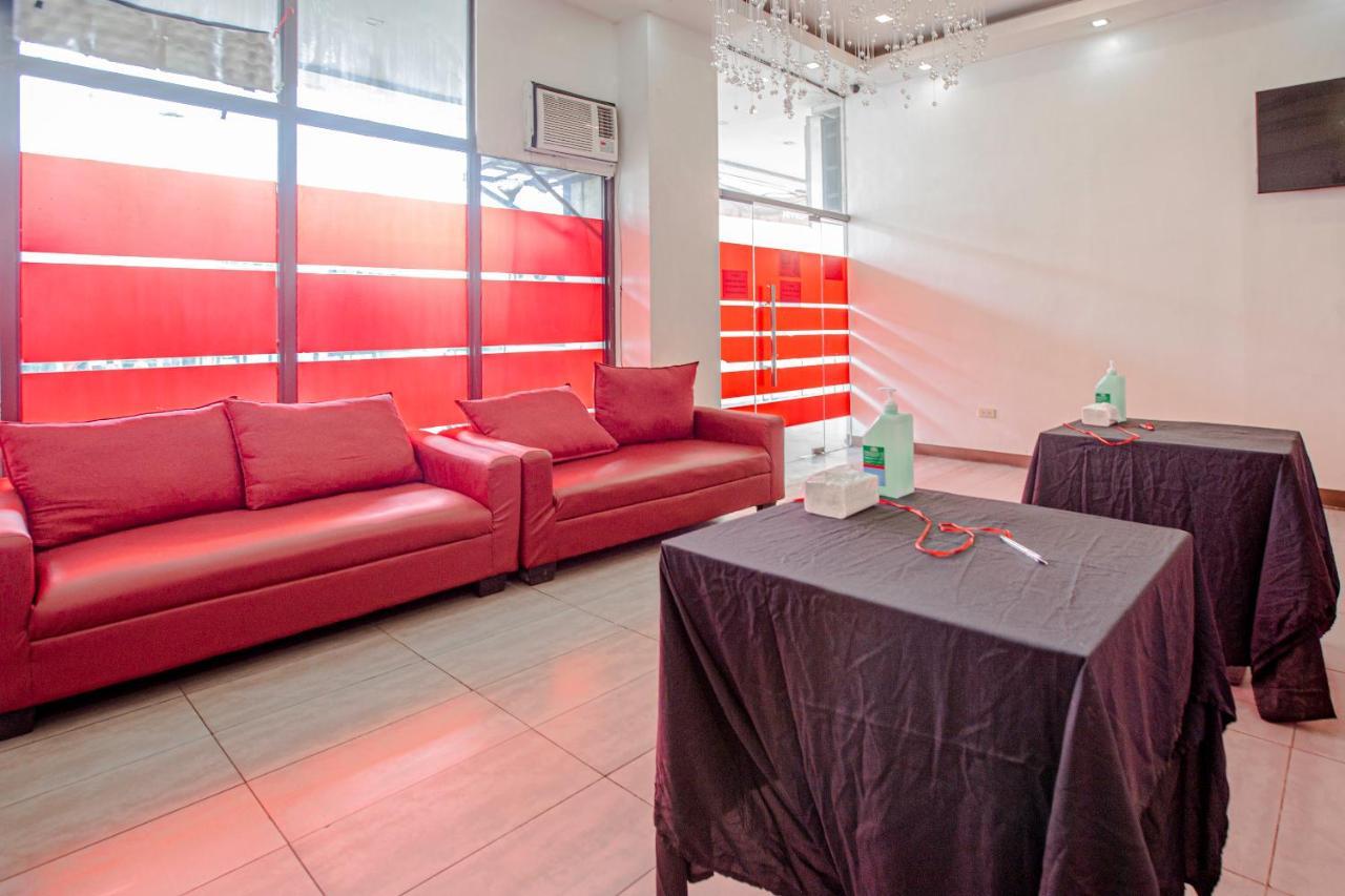Oyo 637 Fox Hotel Quezon City Extérieur photo