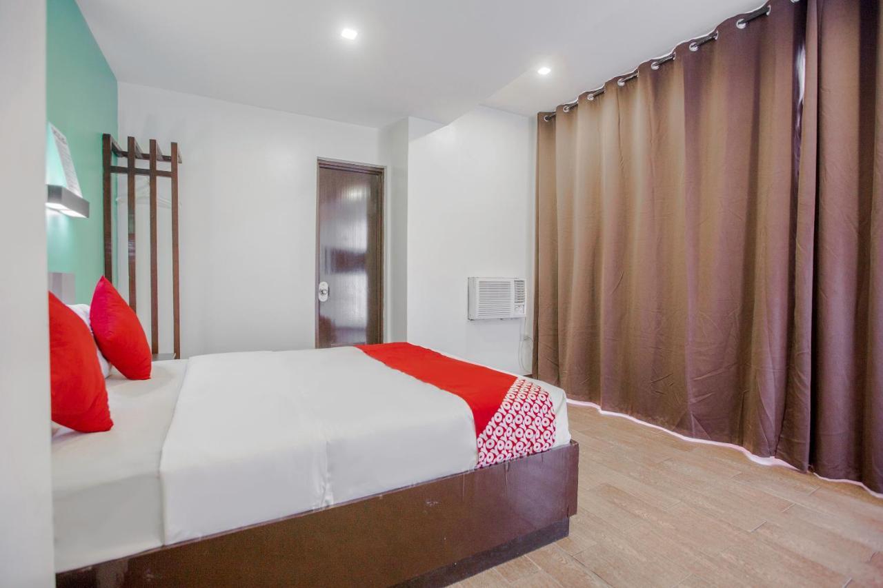 Oyo 637 Fox Hotel Quezon City Extérieur photo