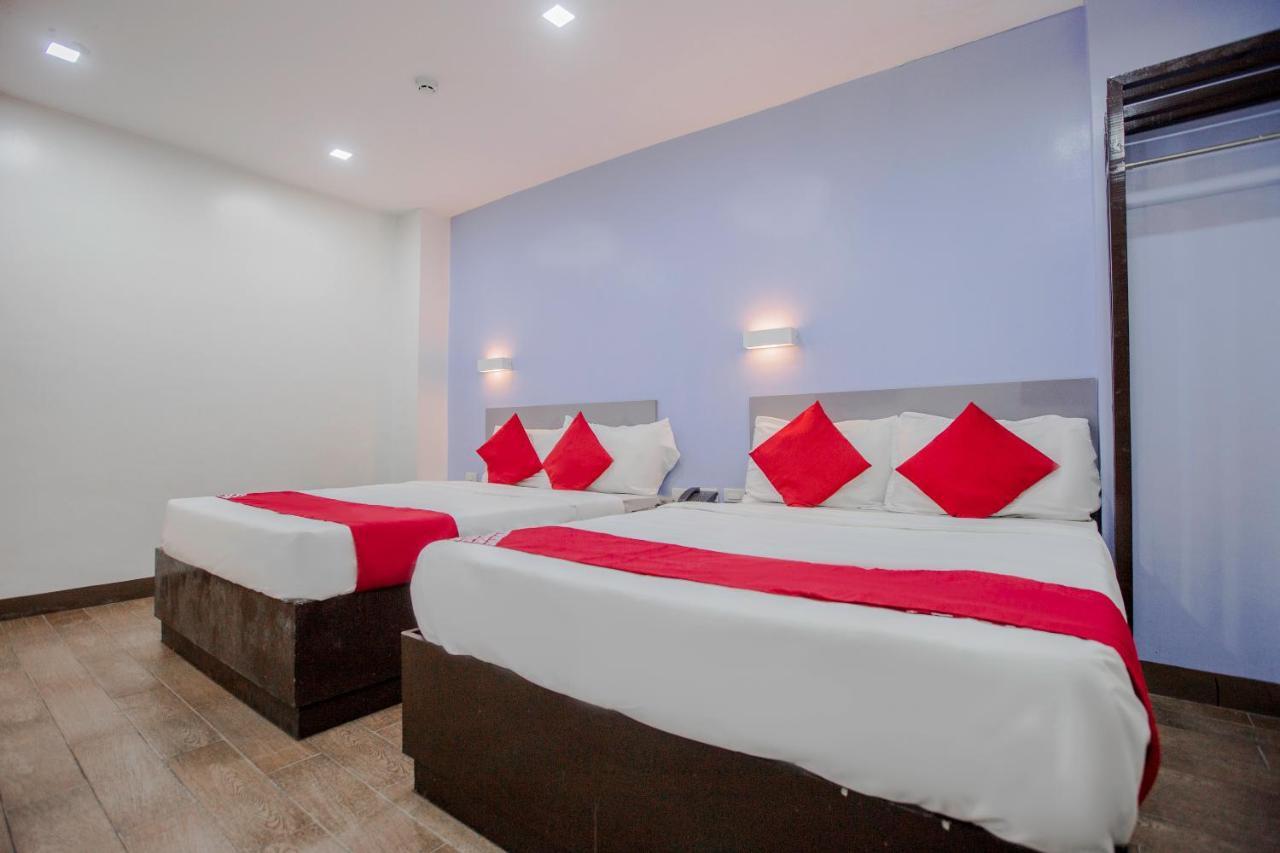Oyo 637 Fox Hotel Quezon City Extérieur photo