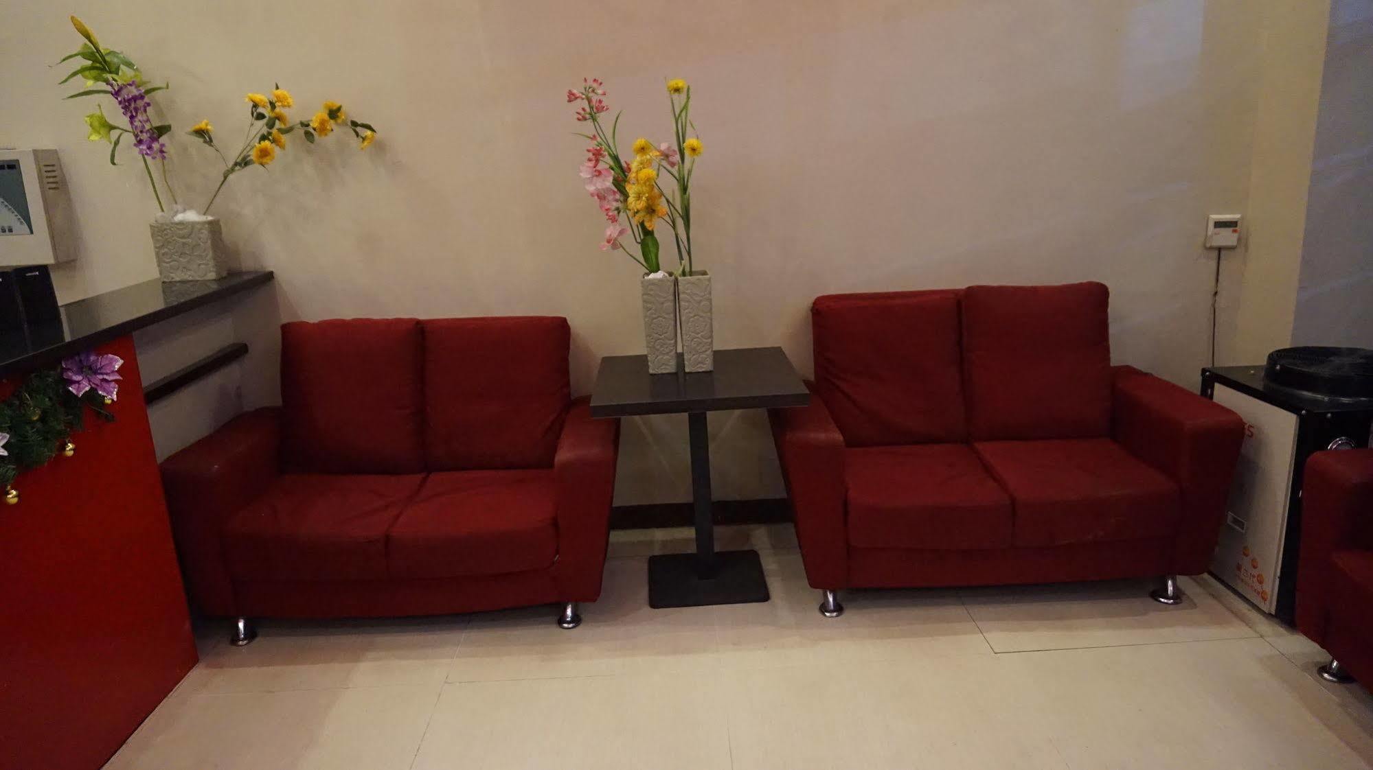 Oyo 637 Fox Hotel Quezon City Extérieur photo