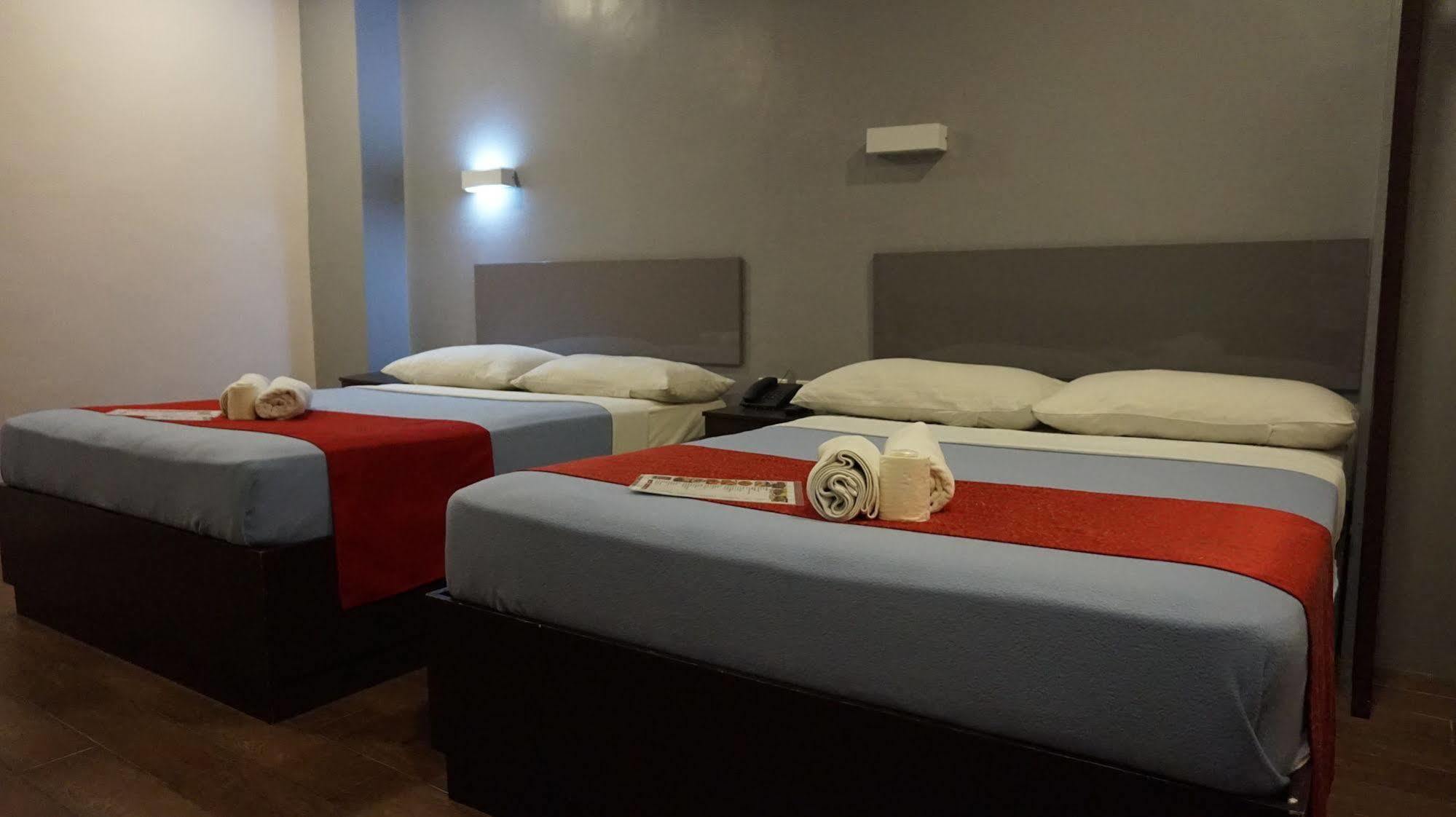 Oyo 637 Fox Hotel Quezon City Extérieur photo